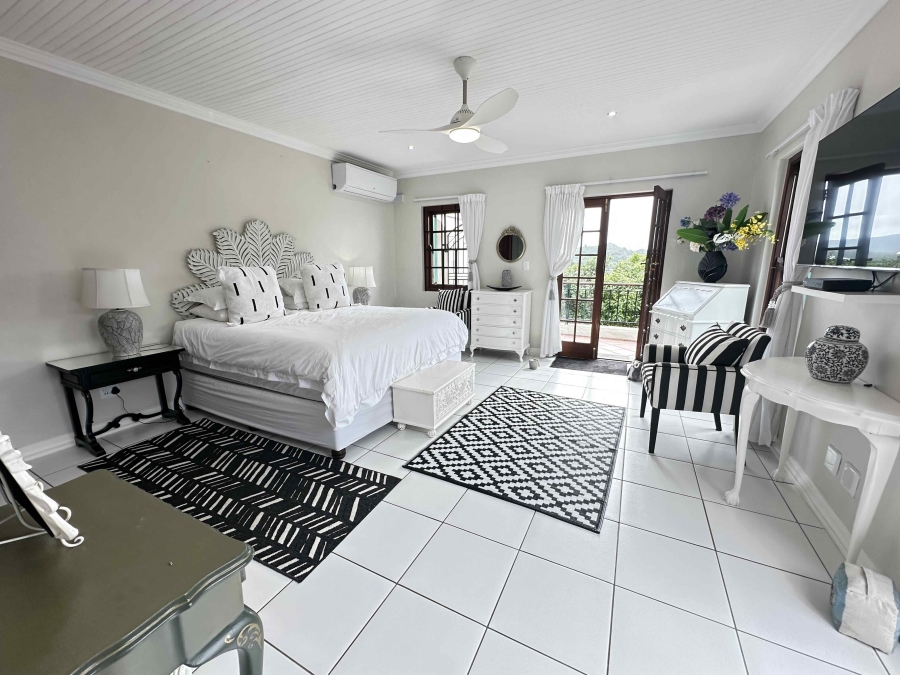 6 Bedroom Property for Sale in Kingfisher Creek Western Cape